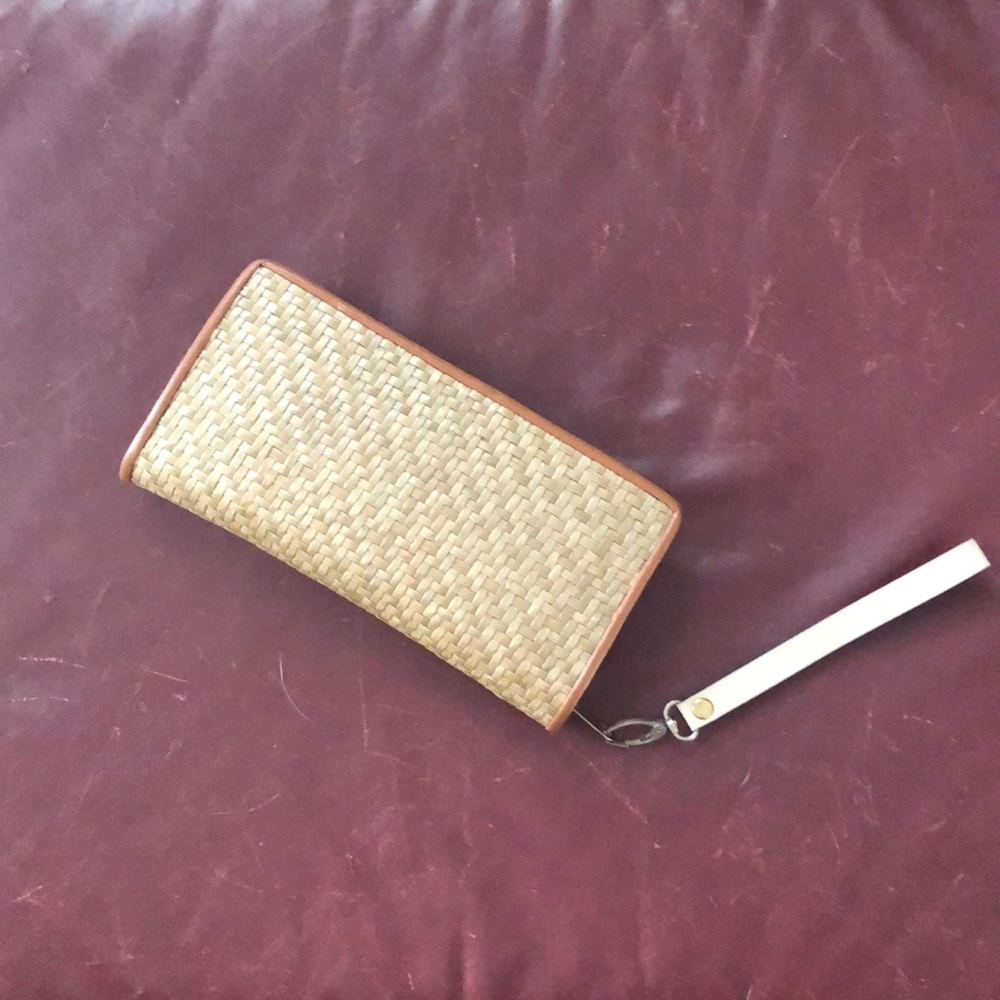 Straw wallet/wristlet